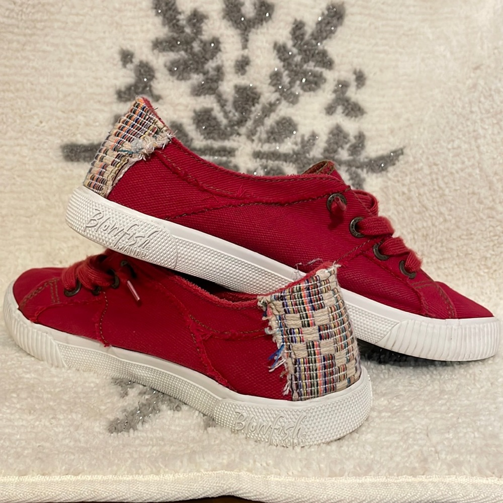 Red Blowfish slip on!  Get festive for the holidays!!